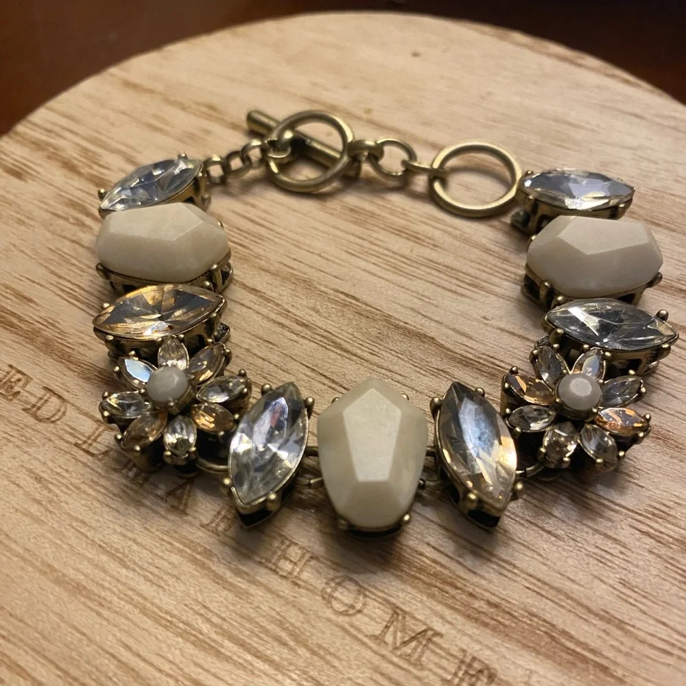 Chloe & Isabel Gardenia Bracelet - Picture 7 of 8